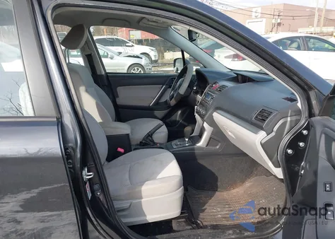 2015 Subaru Forester 2.5I z USA, uszkodzony, nr VIN JF2SJABC4FH817874